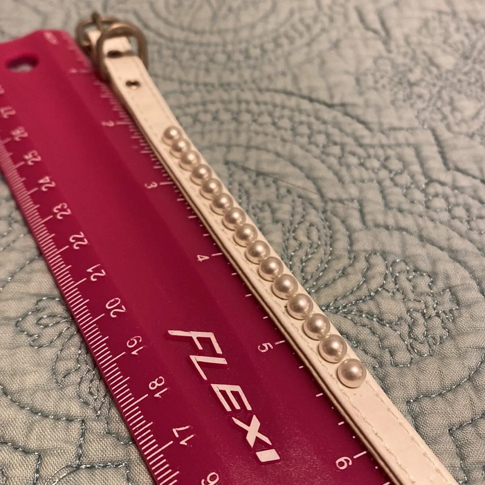 NWOT Pearl & White Leather Cat Collar